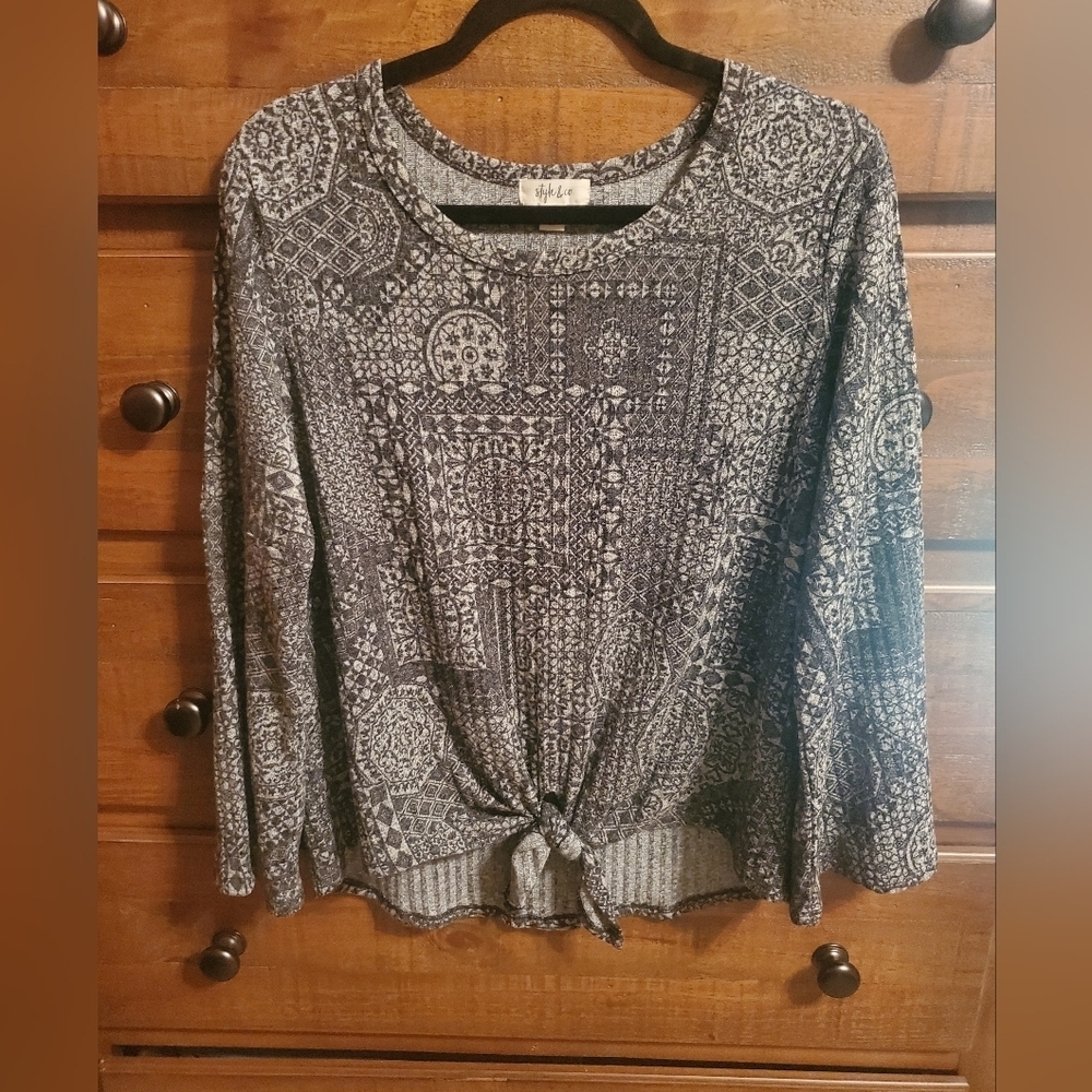 Style & Co Women's Tie-Front Top, Latern Style Arms. Black/Grey Size Petite L